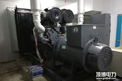 柴油機發電機結合處有金屬碰撞聲？更換接口膠圈就行了